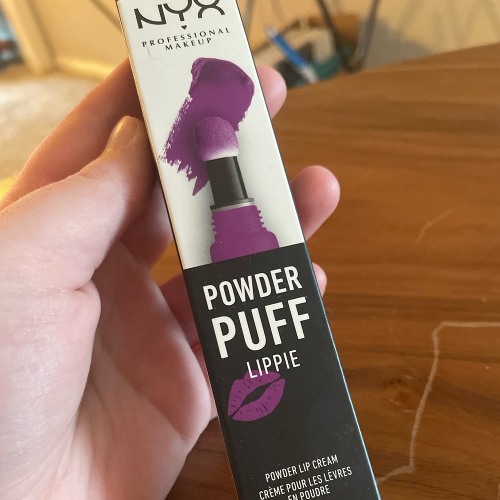 NYX Powder Puff Lippie in shade senior class
